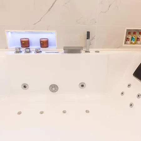 Apartment D'exception Avec Jacuzzi Et Ac - 6p *