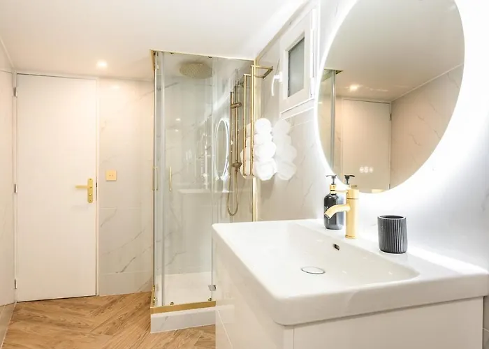 D'exception Avec Jacuzzi Et Ac - 6p Daire